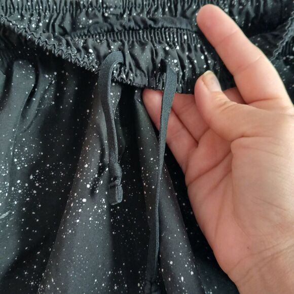 Nike Women's Athletic Running Shorts Size Small Black Print Built In Briefs - Picture 5 of 8